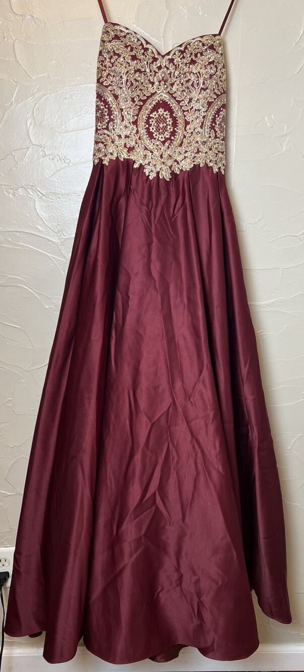 Betsy & Adam Formal Prom Dress Burgundy Red with Gold Accents Sz 4 Layered Tulle